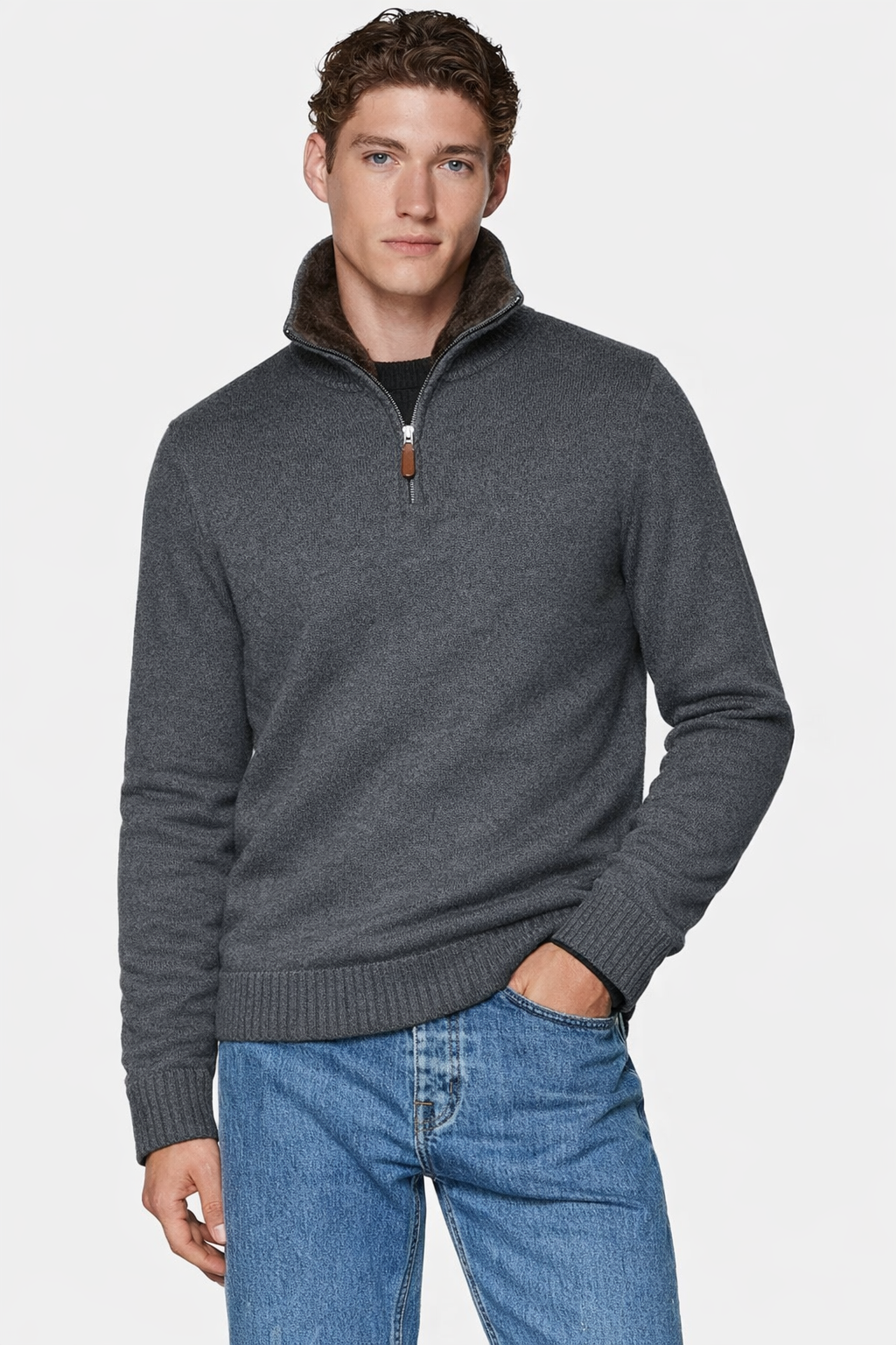 Fur-collar Merino Wool Quarter Zip | Dark grey